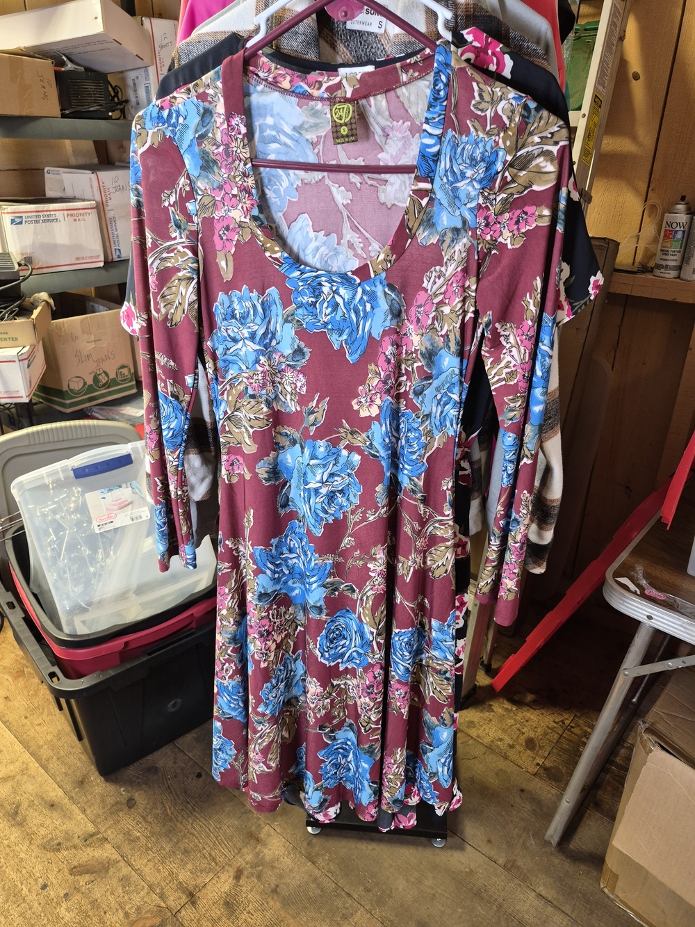 24/7 Comfort Apparel Maroon Dress with Bright Blue Floral Print Bin 54